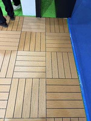 럭셔리 시리즈 500x500 WPC 바닥재: 장인정신이 탁월함을 정의합니다