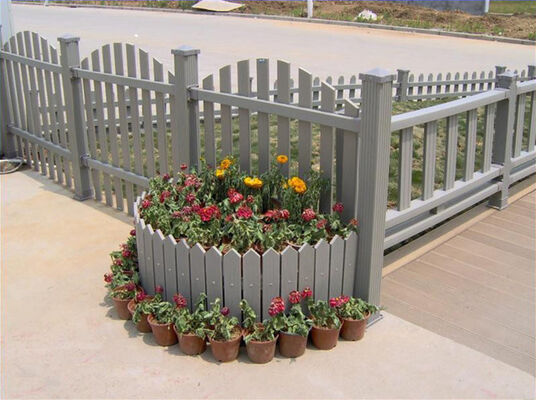 호화스러운 가정 정원을 위해 장식적인 아크릴 혼합 WPC 검술